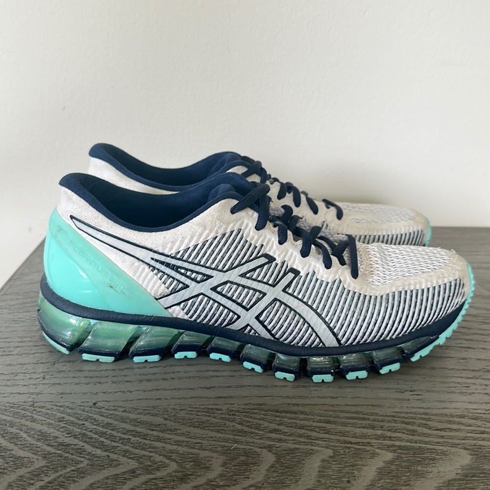 Women’s Asics Gel Quantum 360 Running Shoes US Size 8.5